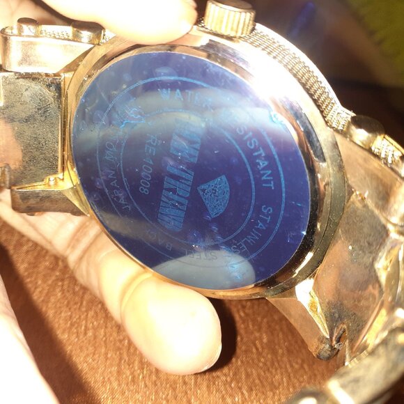 👤 VINTAGE DAIMOND INCLOSED ROYALTON WATCH ( NEEDS NEW BATTERY ) - $30 - Picture 5 of 12